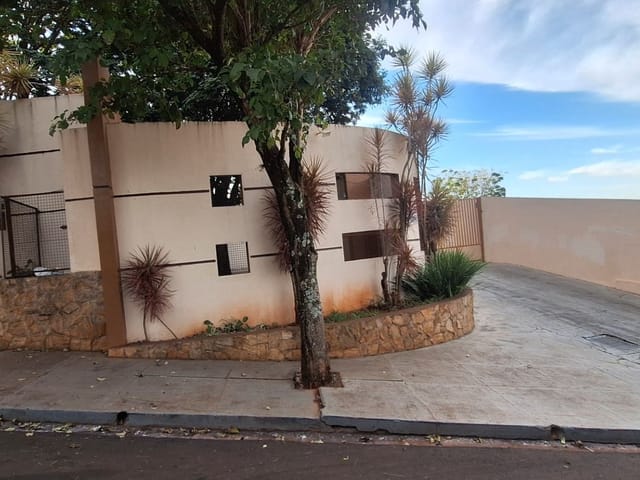 Casa com 150m² 3 quartos e 2 banheiros, à venda, no bairro Jardim Santo Antonio em Cambé