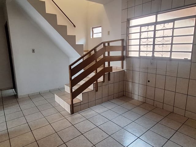 Casa com 150m² 3 quartos e 2 banheiros, à venda, no bairro Jardim Santo Antonio em Cambé