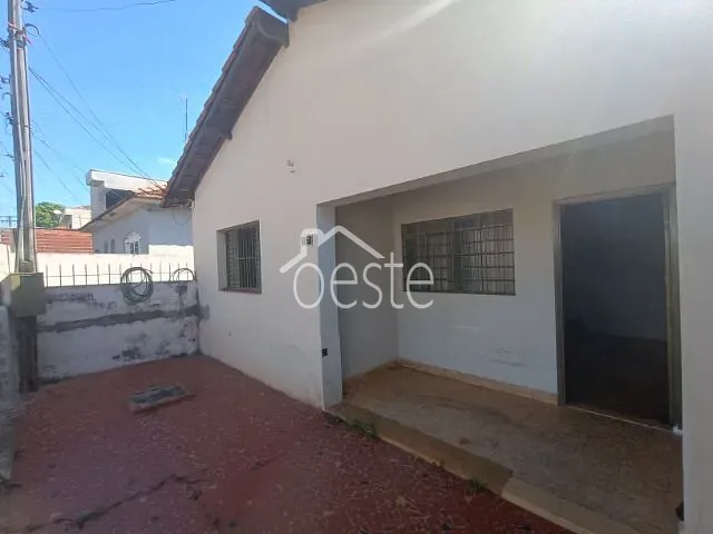Casa com 125m² 2 quartos e 1 banheiro, para alugar, no bairro Vila Alves em Santa Bárbara D'Oeste