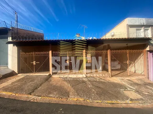 Casa com 241m² 3 quartos e 2 banheiros, à venda, no bairro Alto Higienópolis em Bauru