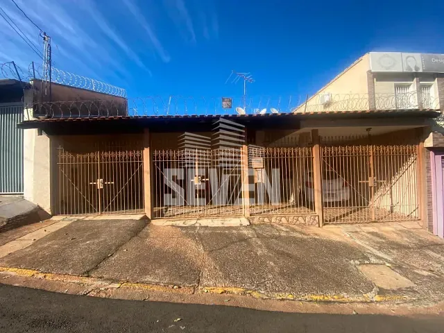 Casa com 241m² 3 quartos e 2 banheiros, à venda, no bairro Alto Higienópolis em Bauru