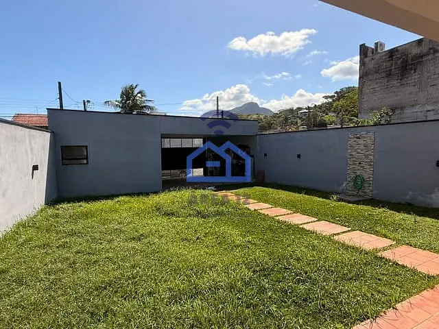 Casa com 330m² 3 quartos e 3 banheiros, à venda, no bairro Centro em Caraguatatuba