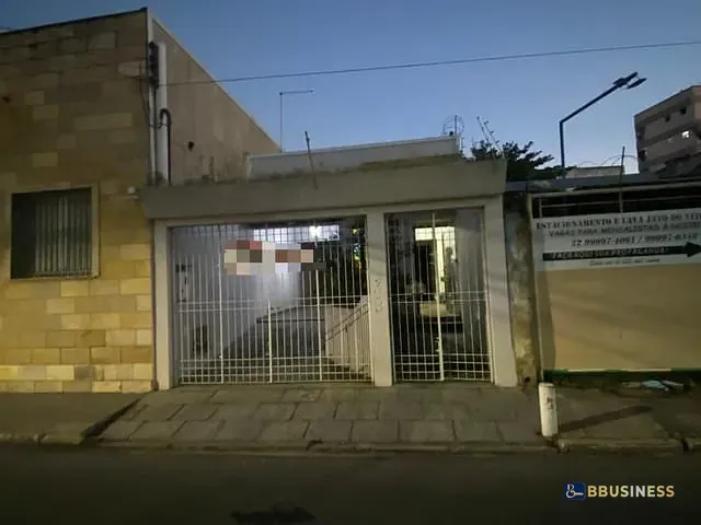 Casa à venda ou para alugar, no bairro Centro em Campos dos Goytacazes