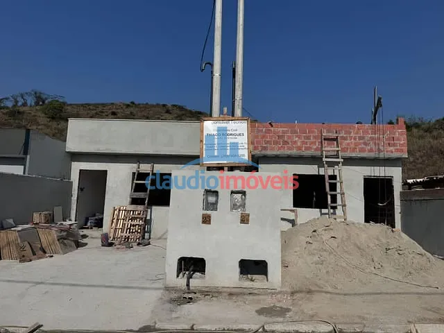 Casa com 185m² 2 quartos e 2 banheiros, à venda, no bairro Colônia Santo Antônio em Barra Mansa