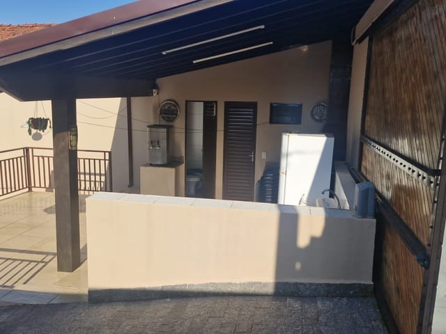Casa com 300m² 3 quartos e 2 banheiros, à venda, no bairro Jardim Campos Elíseos em Campinas