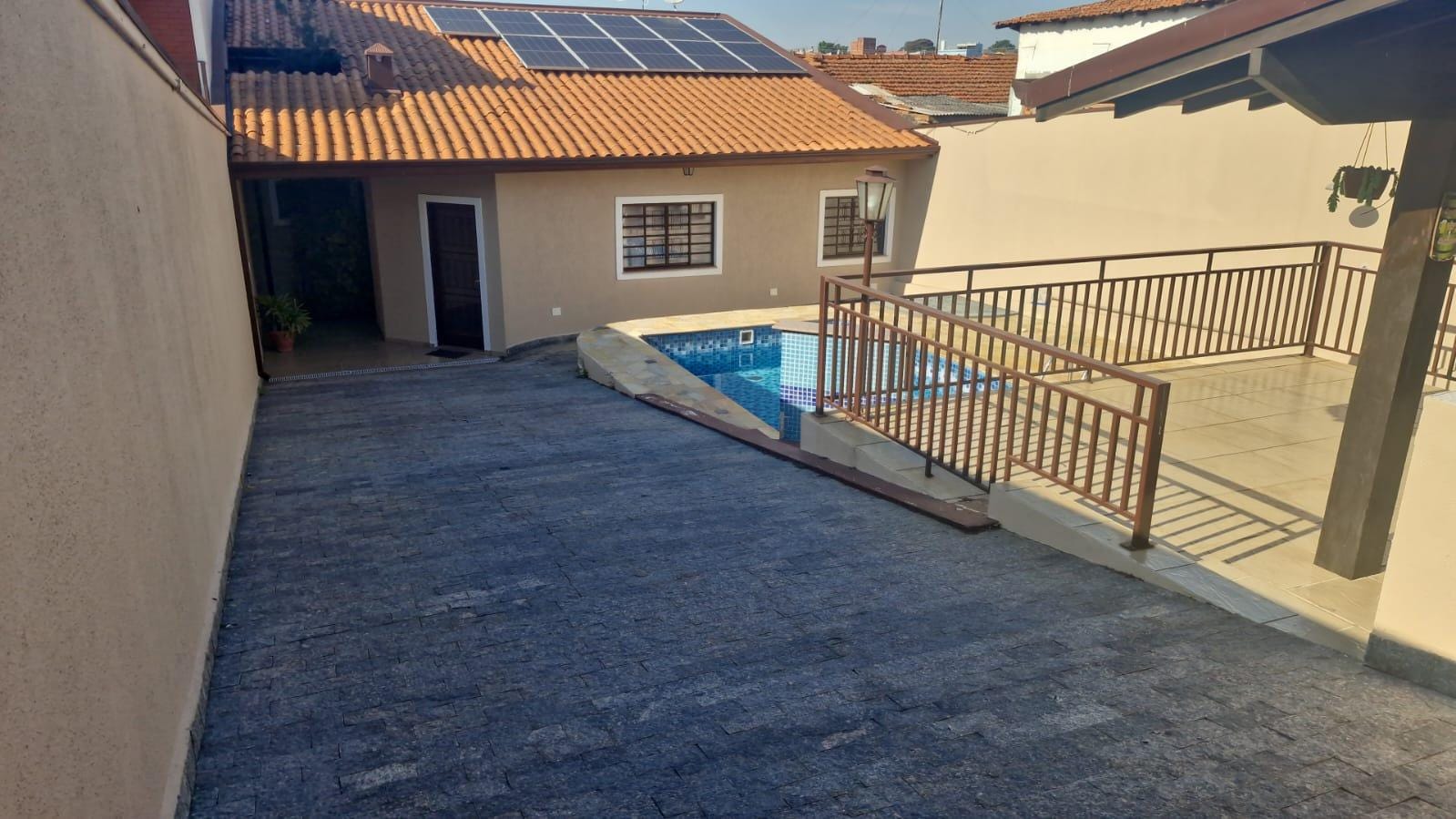 Casa à venda com 3 quartos, 120m² - Foto 1