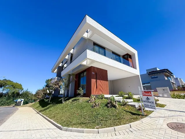 Casa com 300m² 3 quartos e 4 banheiros, à venda, no bairro Santa Felicidade em Curitiba