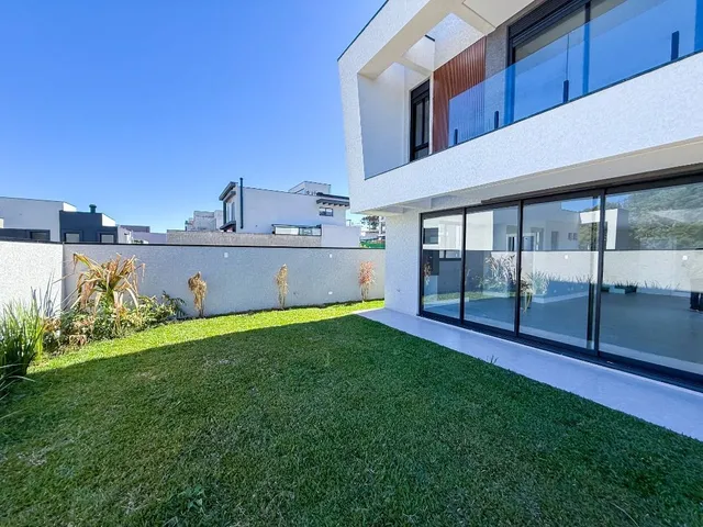 Casa com 300m² 3 quartos e 4 banheiros, à venda, no bairro Santa Felicidade em Curitiba