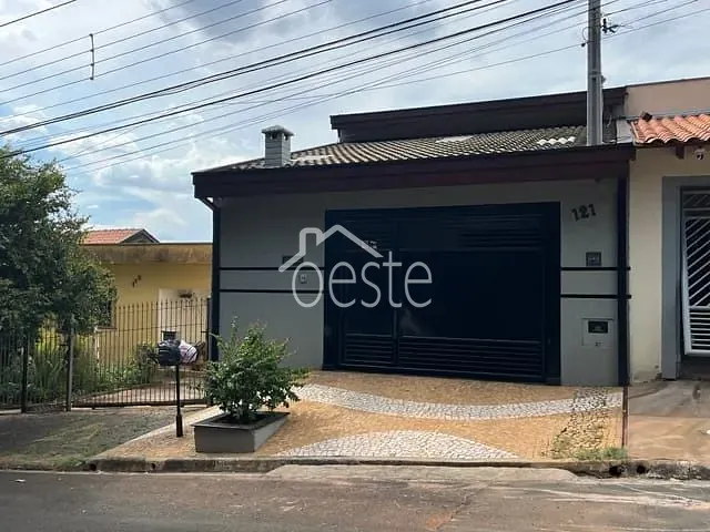 Casa com 150m² 3 quartos e 2 banheiros, à venda ou para alugar, no bairro Vila Bertini em Americana