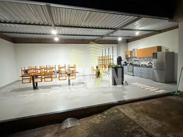 Casa com 300m² 3 quartos e 2 banheiros, para alugar, no bairro Parque Santa Terezinha em Bauru