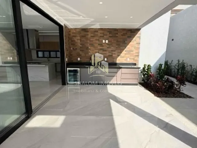 Casa 4 quartos e 6 banheiros, à venda, no bairro Portal do Sol em Contagem