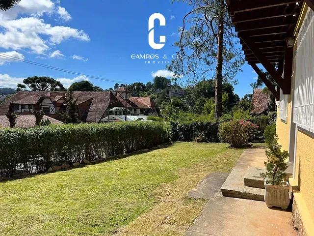 Casa com 1200m² 4 quartos e 4 banheiros, à venda, no bairro VILA CAPIVARI em Campos do Jordão