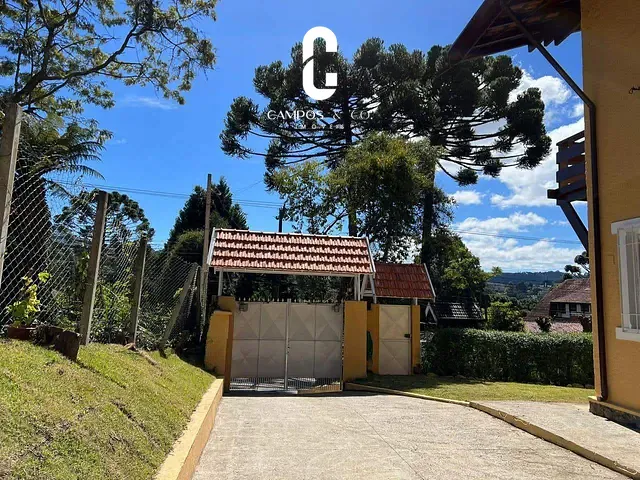 Casa com 1200m² 4 quartos e 4 banheiros, à venda, no bairro VILA CAPIVARI em Campos do Jordão