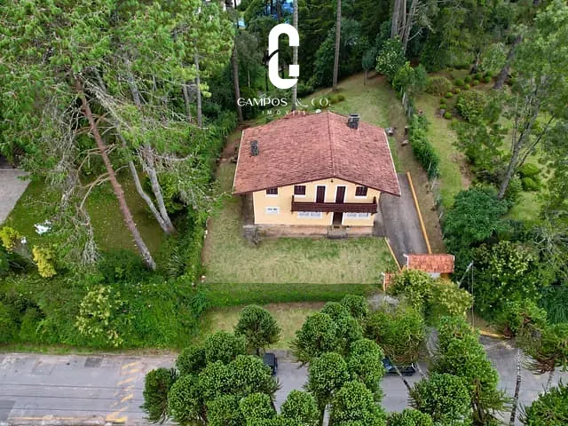 Casa com 1200m² 4 quartos e 4 banheiros, à venda, no bairro VILA CAPIVARI em Campos do Jordão
