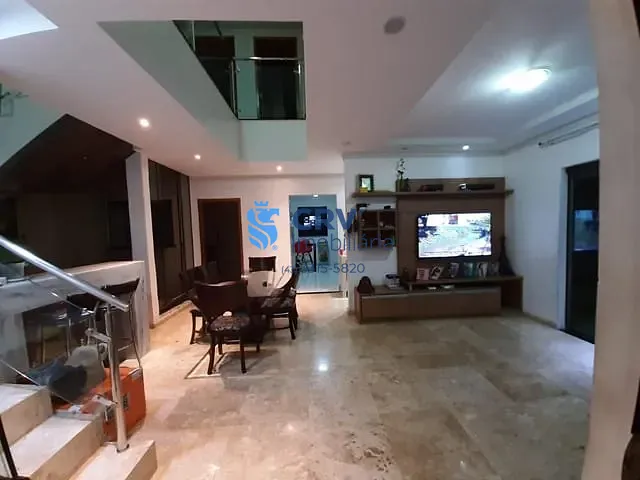 Casa com 250m² 4 quartos e 3 banheiros, à venda, no bairro Jardim Planalto em Londrina