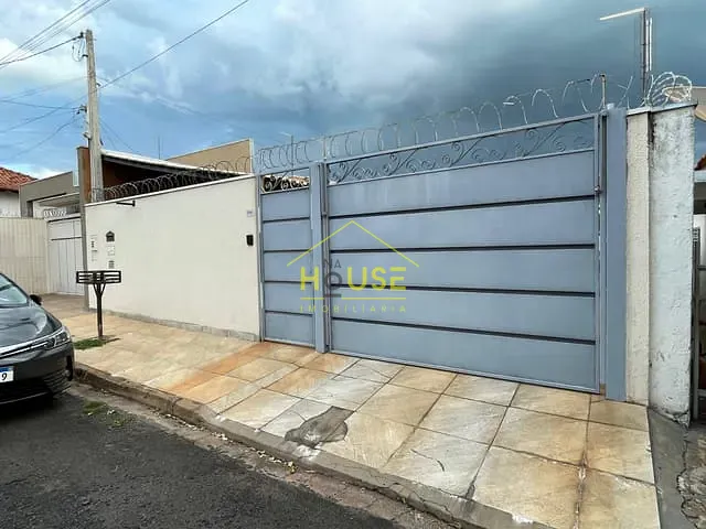 Casa com 340m² 2 quartos e 2 banheiros, à venda, no bairro Vila Muniz em Votuporanga