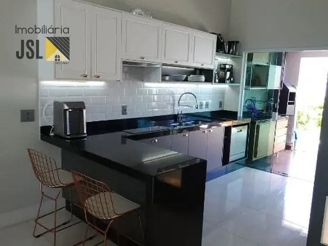 Casa com 300m² 3 quartos e 2 banheiros, à venda, no bairro Condomínio Terras do Vale em Caçapava