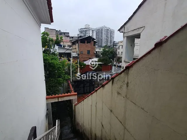 Casa com 270m² 3 quartos e 2 banheiros, para alugar, no bairro Pe Pequeno em Niterói