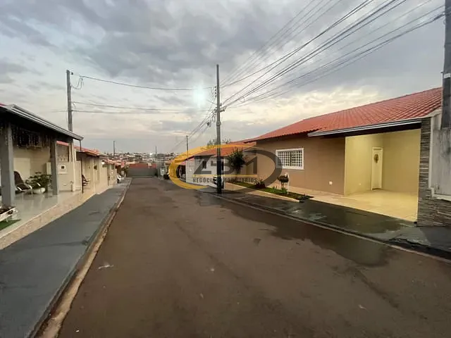 Casa 3 quartos e 3 banheiros, à venda, no bairro Conjunto Habitacional Santiago II em Londrina