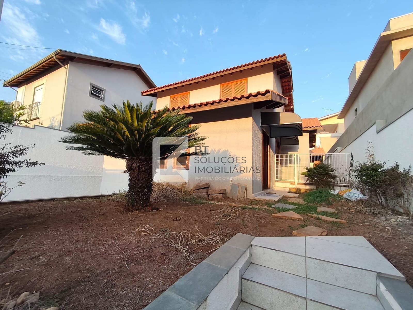 Casa à venda e aluguel com 4 quartos, 180m² - Foto 1