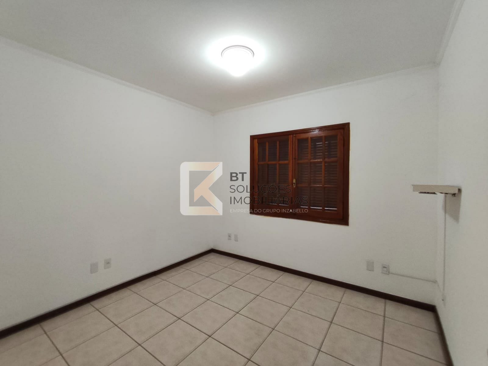 Casa à venda e aluguel com 4 quartos, 180m² - Foto 11