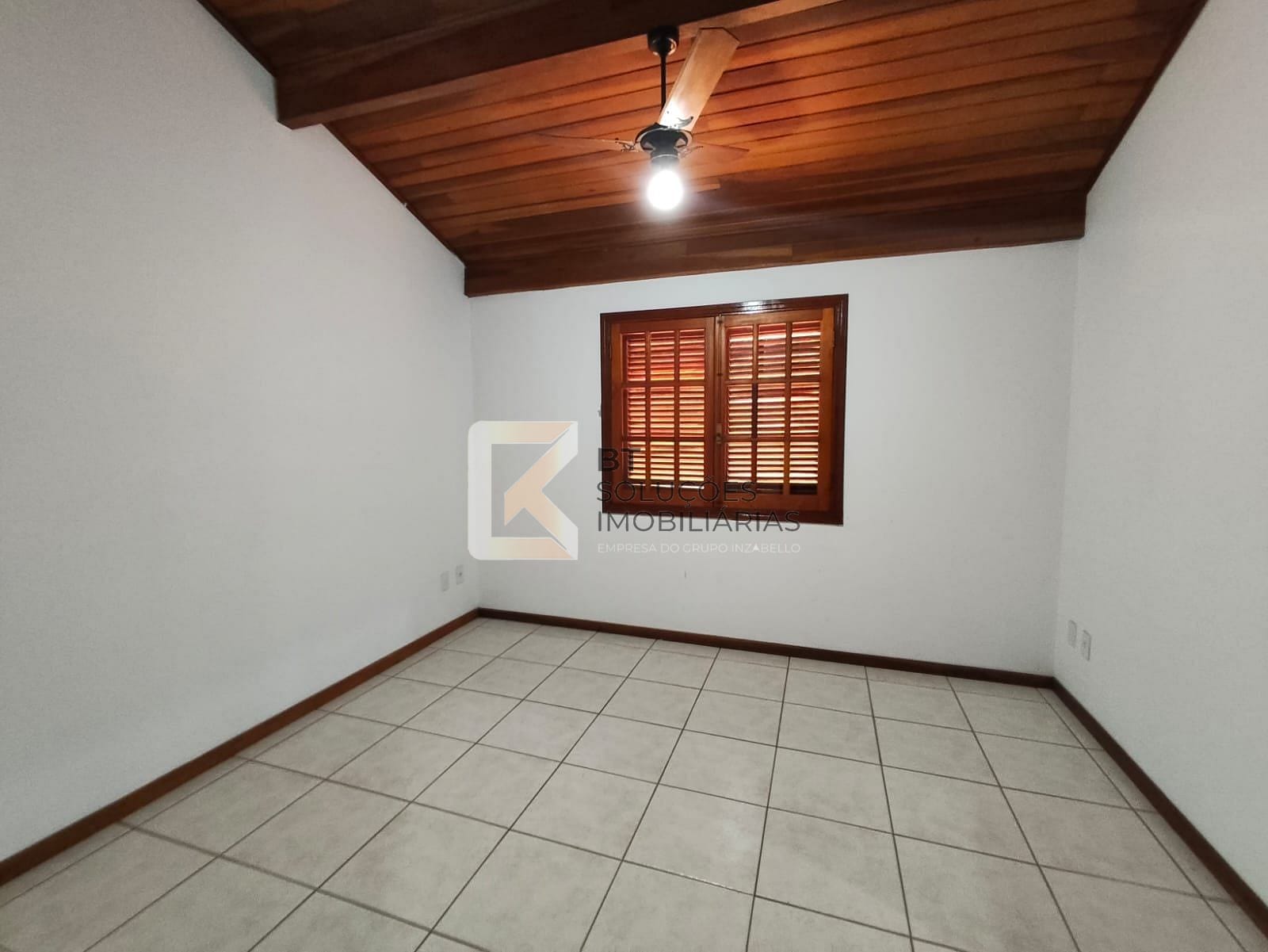 Casa à venda e aluguel com 4 quartos, 180m² - Foto 8