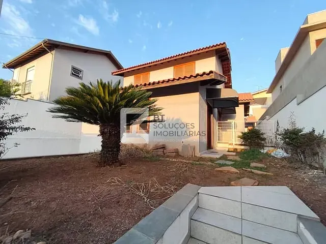 Casa com 300m² 4 quartos e 2 banheiros, à venda ou para alugar, no bairro Vila Suíça em Indaiatuba