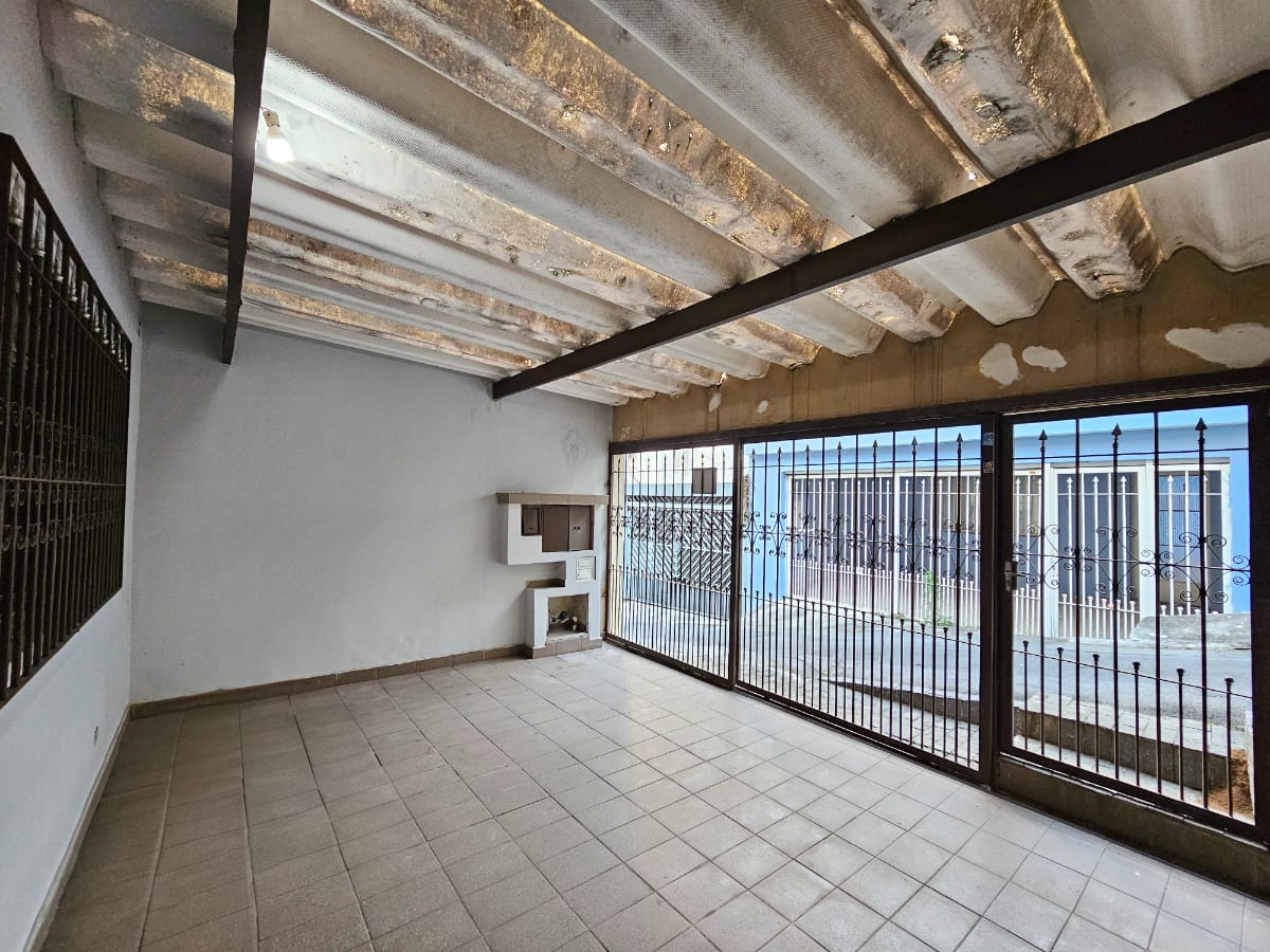 Casa de vila para venda em Vila Mascote com 4 quartos, sendo 1 suíte, 196m²