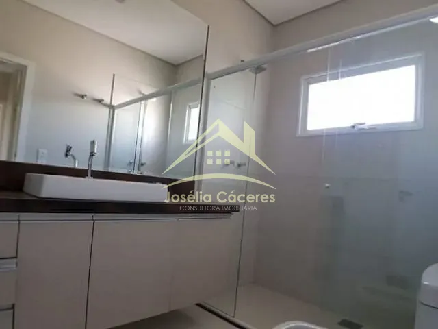 Casa com 452m² 4 quartos e 5 banheiros, à venda, no bairro Condomínio Florais Cuiabá Residencial em Cuiabá