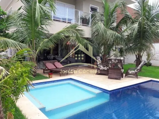 Casa com 452m² 4 quartos e 5 banheiros, à venda, no bairro Condomínio Florais Cuiabá Residencial em Cuiabá
