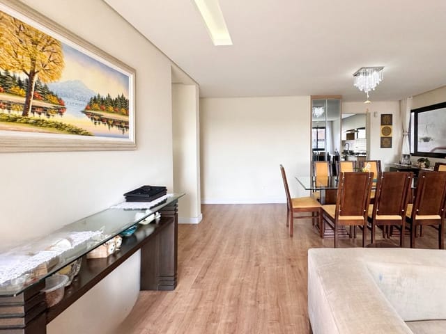 Casa com 450m² 3 quartos e 4 banheiros, à venda, no bairro Santa Felicidade em Curitiba