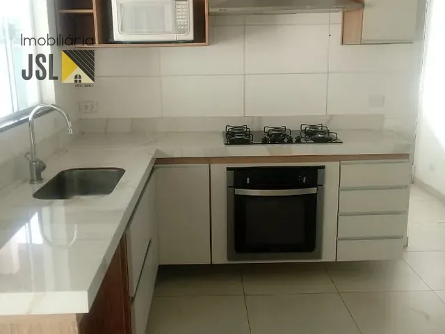 Casa com 560m² 3 quartos e 3 banheiros, à venda, no bairro Guamirim em Caçapava