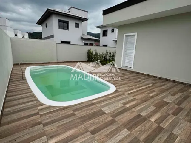 Casa 3 quartos e 3 banheiros, à venda, no bairro centro em Santo Amaro da Imperatriz