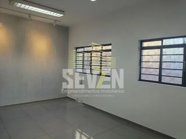 Casa com 325m² 5 quartos e 2 banheiros, para alugar, no bairro Centro em Bauru