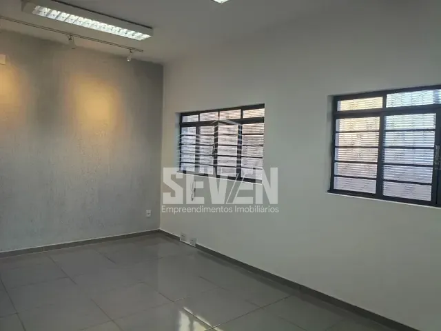 Casa com 325m² 5 quartos e 2 banheiros, para alugar, no bairro Centro em Bauru
