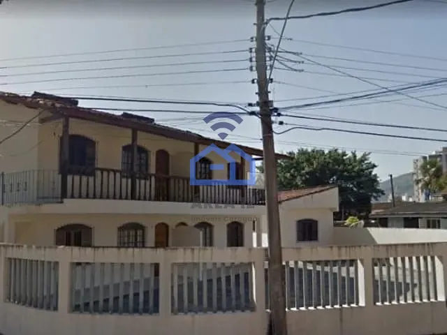 Casa 2 quartos e 1 banheiro, à venda, no bairro prainha em Caraguatatuba