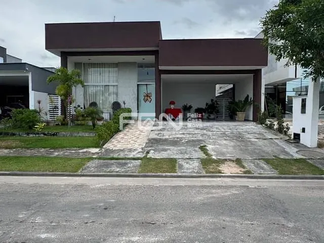 Casa com 305m² 3 quartos e 4 banheiros, à venda, no bairro Jardim Limoeiro em Camaçari