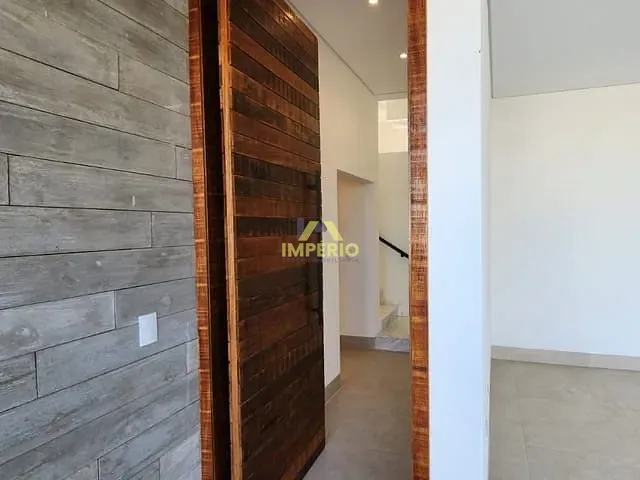 Casa com 300m² 3 quartos e 4 banheiros, à venda, no bairro Residencial Central Parque em Salto