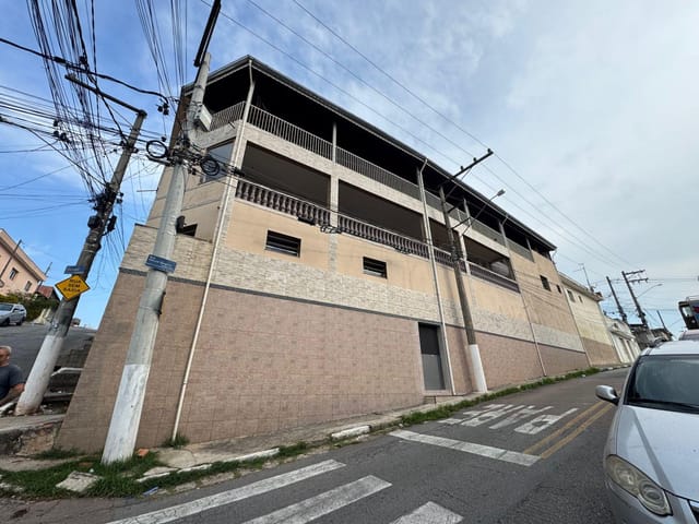 Casa 3 quartos e 4 banheiros, para alugar, no bairro Paraíso (Polvilho) em Cajamar