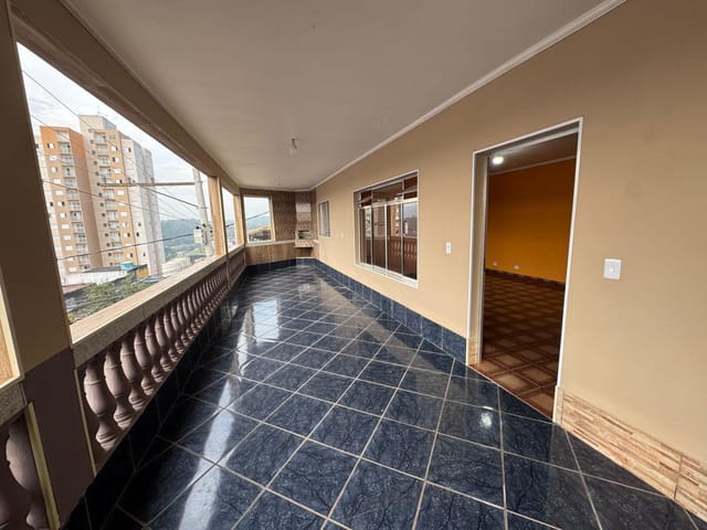 Casa 3 quartos e 4 banheiros, para alugar, no bairro Paraíso (Polvilho) em Cajamar