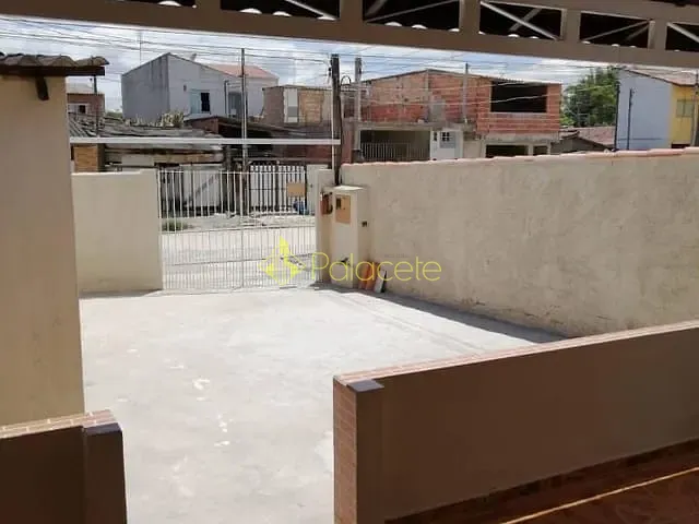 Casa com 300m² 2 quartos e 3 banheiros, à venda, no bairro Frei Galvão em Potim