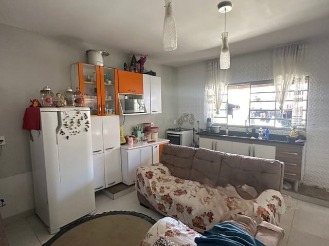 Casa com 300m² 3 quartos e 2 banheiros, à venda, no bairro Centro em Extrema