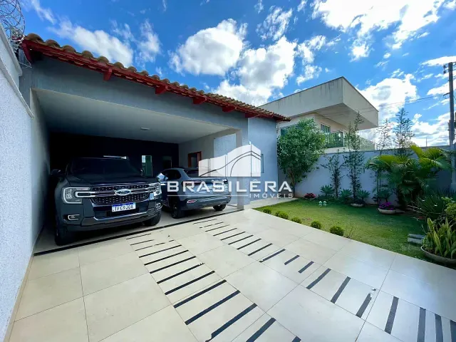 Casa 3 quartos e 3 banheiros, à venda, no bairro Moinho dos Ventos em Goiânia
