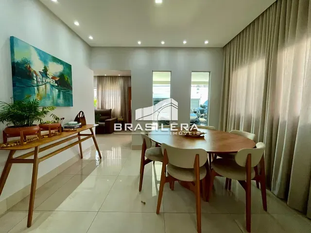 Casa 3 quartos e 3 banheiros, à venda, no bairro Moinho dos Ventos em Goiânia