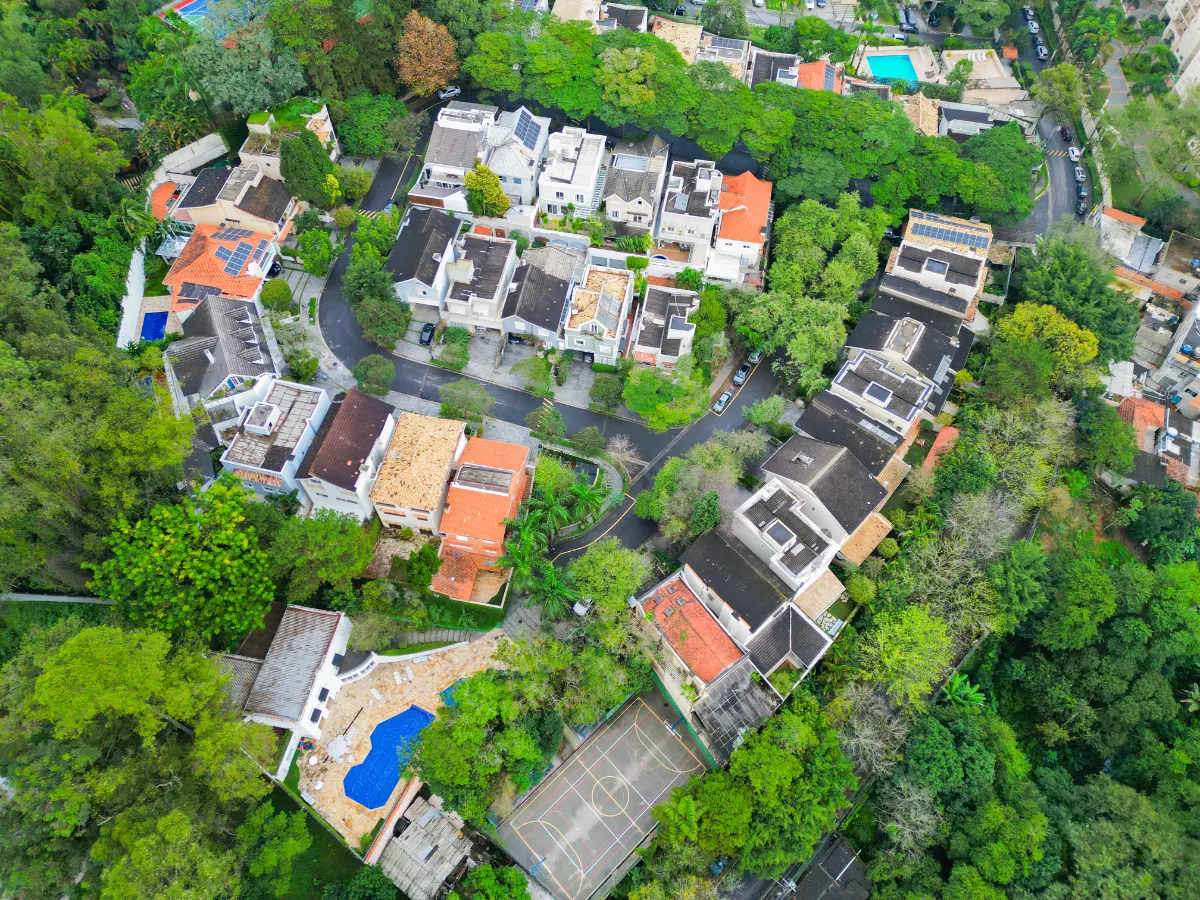 Casa no condomínio Condomínio Villa das Flores para locação com 4 quartos, sendo 2 suítes, 476m²