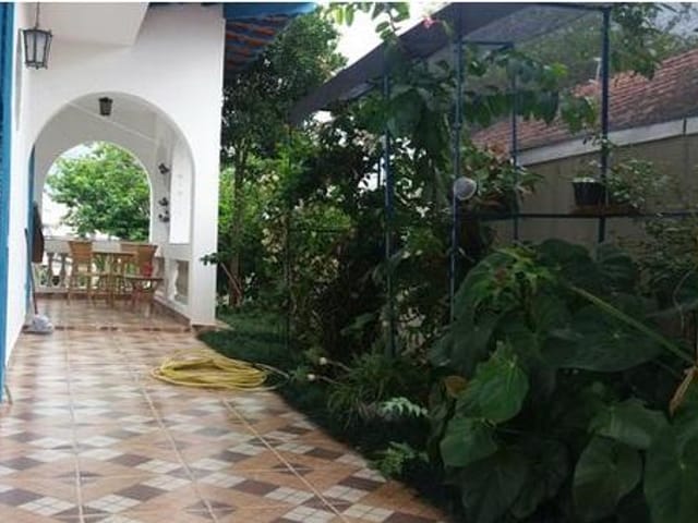 Casa com 450m² 3 quartos e 2 banheiros, à venda, no bairro Jardim Esplanada em São José dos Campos