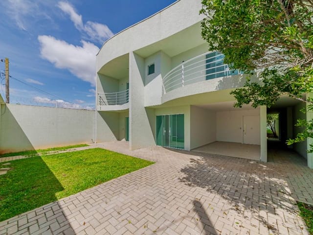 Casa com 480m² 4 quartos e 4 banheiros, à venda, no bairro Santa Felicidade em Curitiba