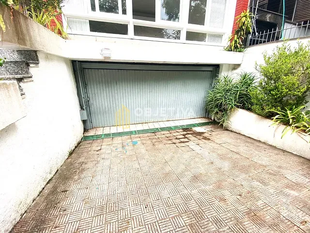 Casa com 300m², para alugar, no bairro Rio Branco em Porto Alegre