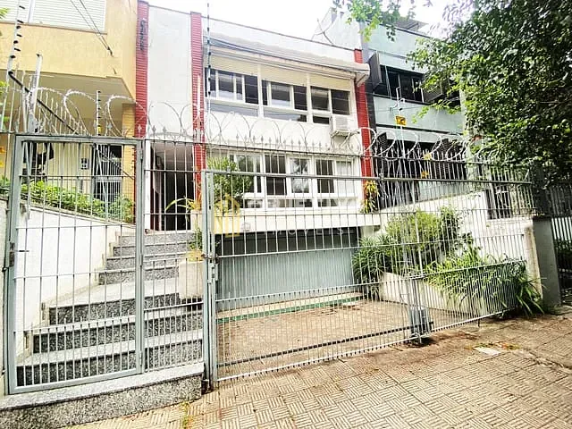 Casa com 300m², para alugar, no bairro Rio Branco em Porto Alegre
