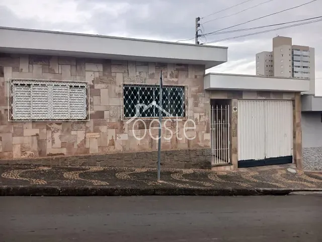 Casa com 150m² 3 quartos e 2 banheiros, à venda, no bairro Centro em Santa Bárbara D'Oeste